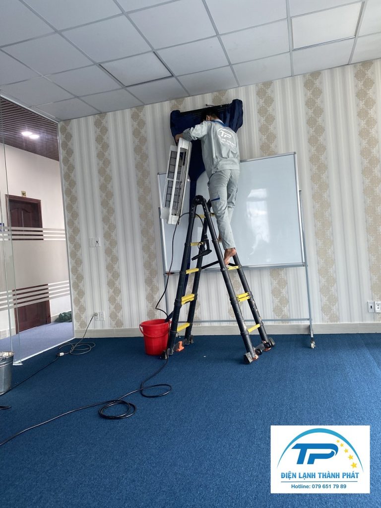 Cung cấp dịch vụ sửa máy lạnh Quận 4.