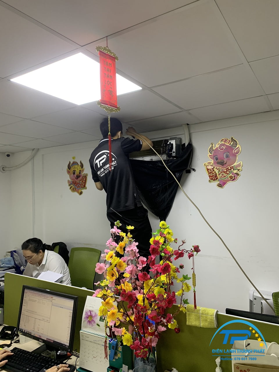 Dịch vụ vệ sinh máy lạnh hcm sẽ khắc phục mọi vấn đề cho bạn.