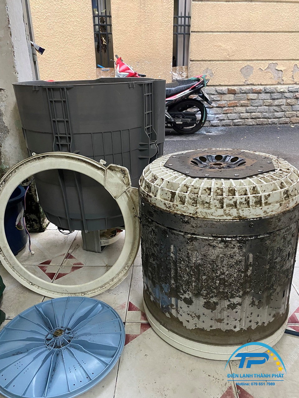 Cung cấp dịch vụ sửa máy giặt tận nhà nhanh chóng với chi phí hợp lý.