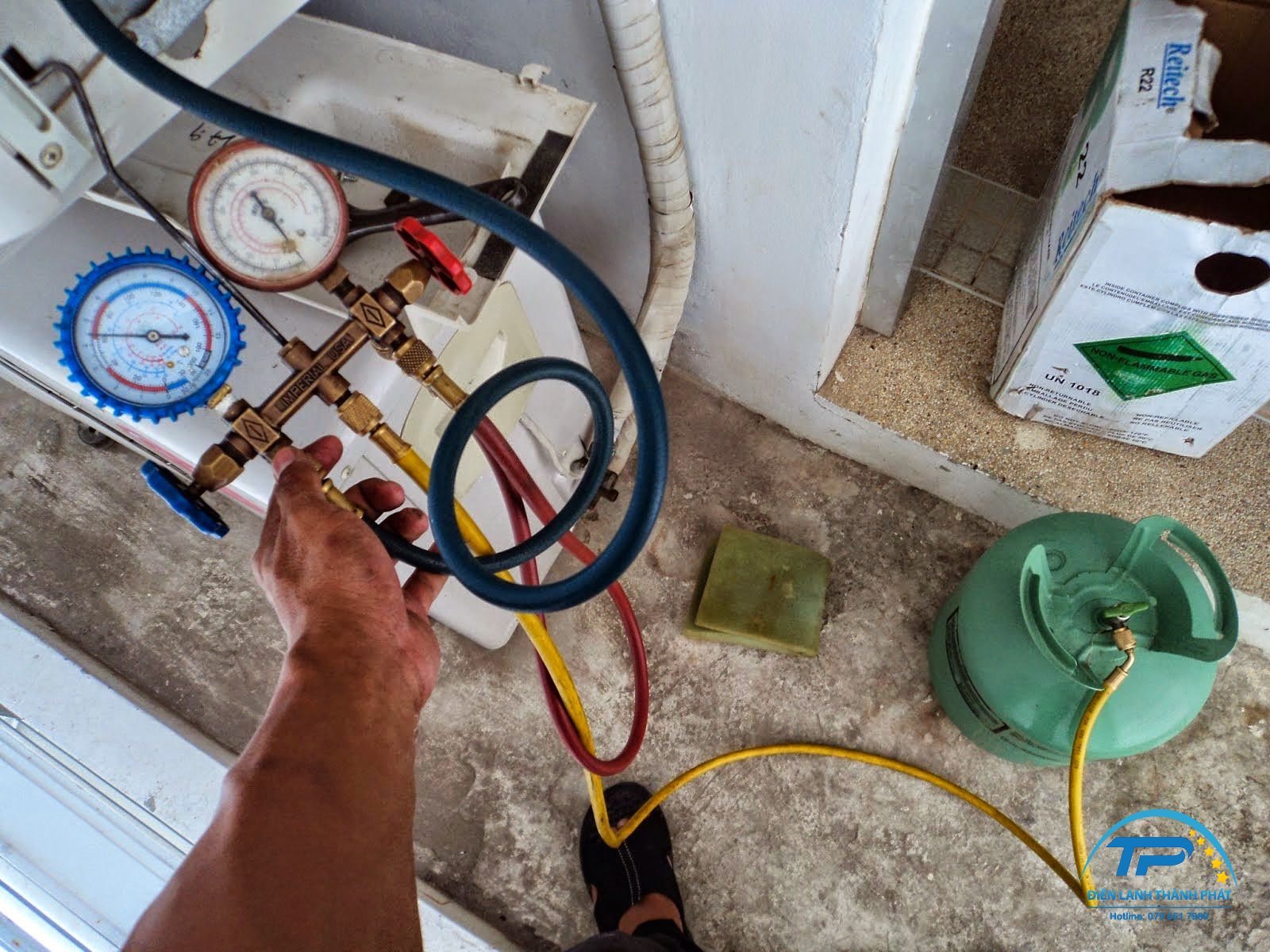 thao-lap-may-lanh-binh-tan