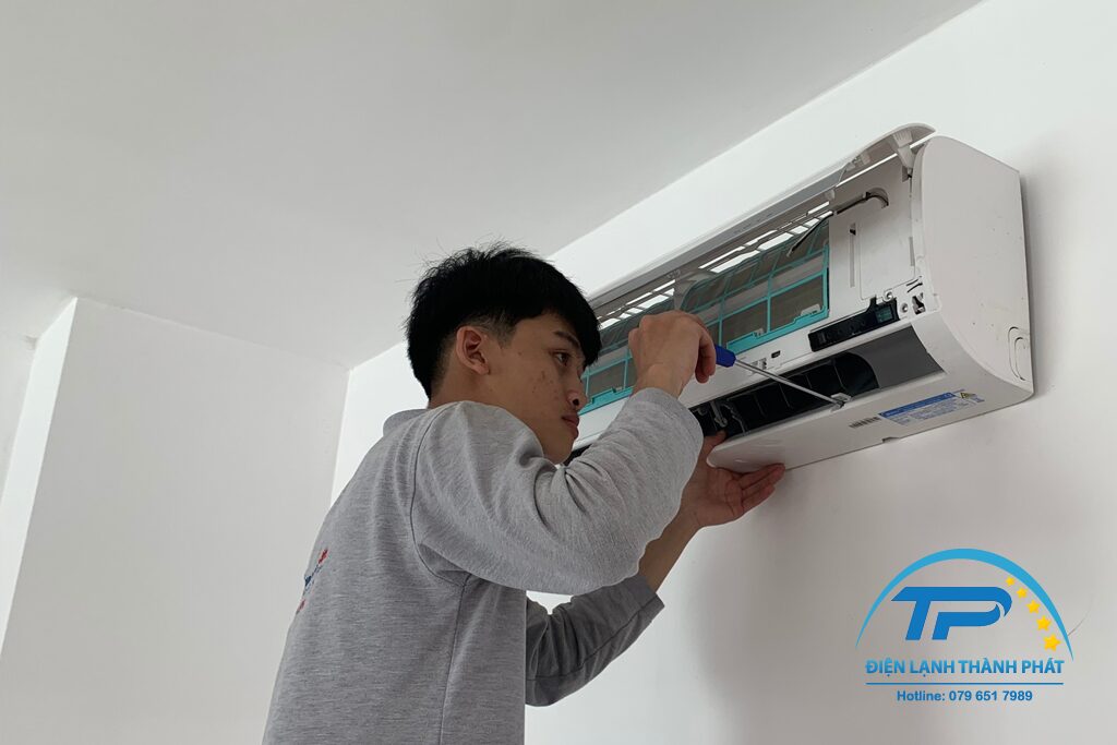 thao-lap-may-lanh-quan-10