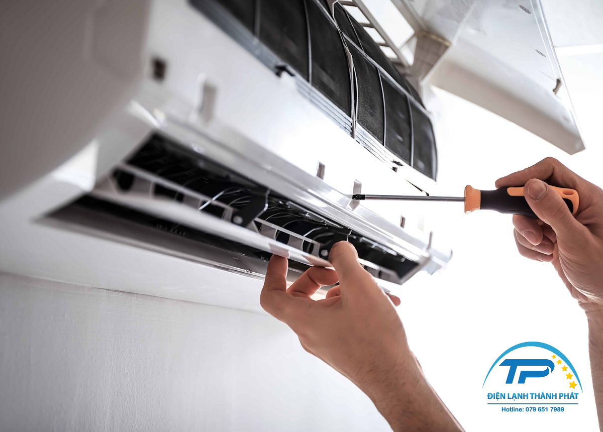 thao-lap-may-lanh-quan-4